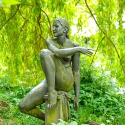 statue femme nue