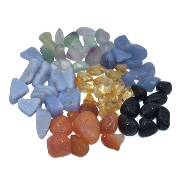 pierres fluorite, citrine, calcédoine bleue, calcite bleu clair, cornaline, onyx